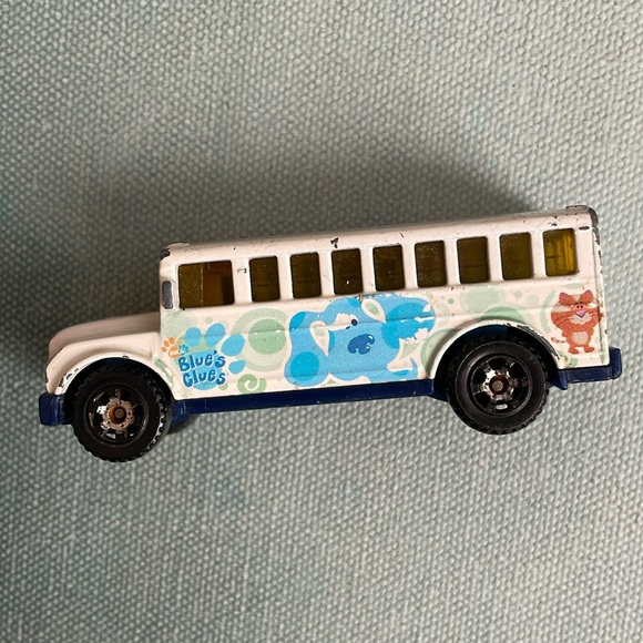 Matchbox Blues Clues Bus - Picture 2 of 7